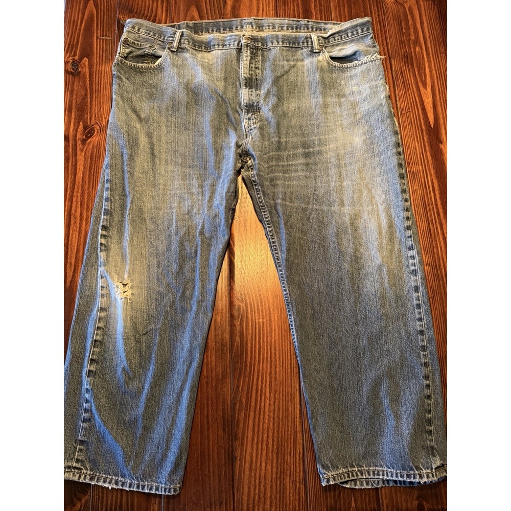 Men's Levi's 559‎ straight fit jeans in a light wash, size W40 L32